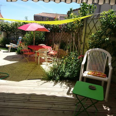Maison De Village Barbechat Exterior foto